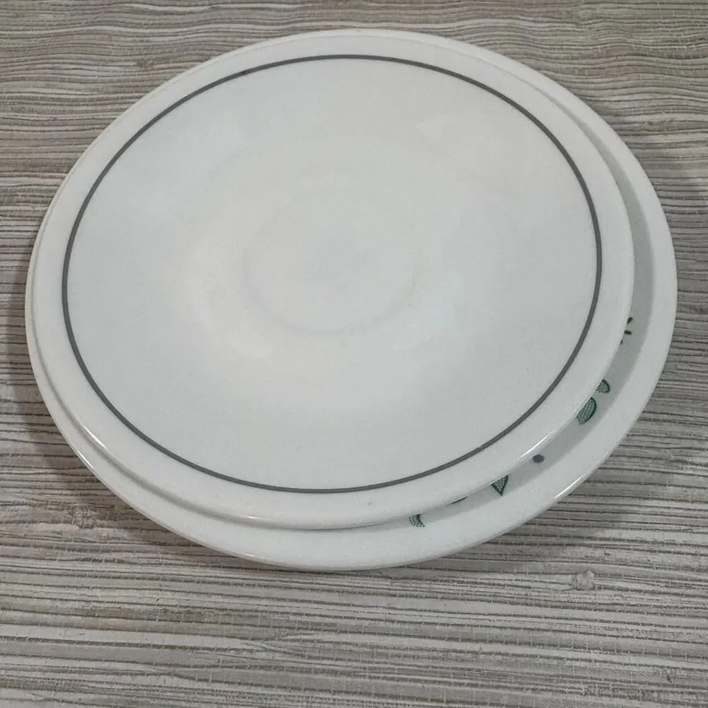 VTG CORELLE plate set cottagecore white